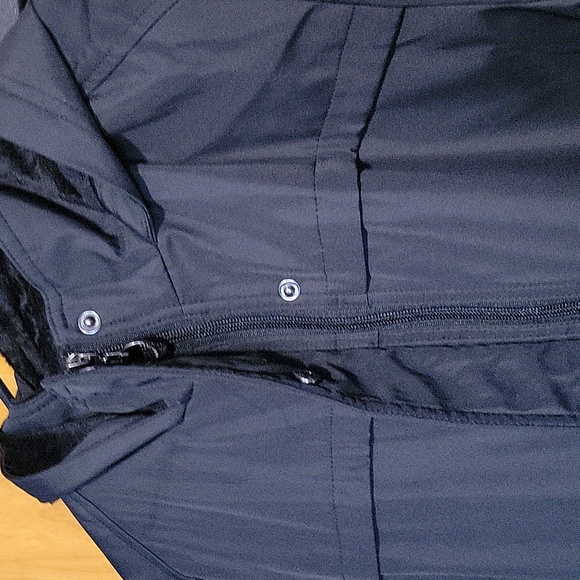 Weatherproof women's jacket - Picture 3 of 7